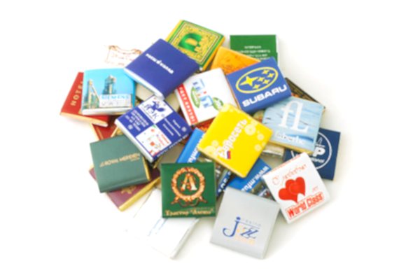 Шоколад в фирменной упаковке